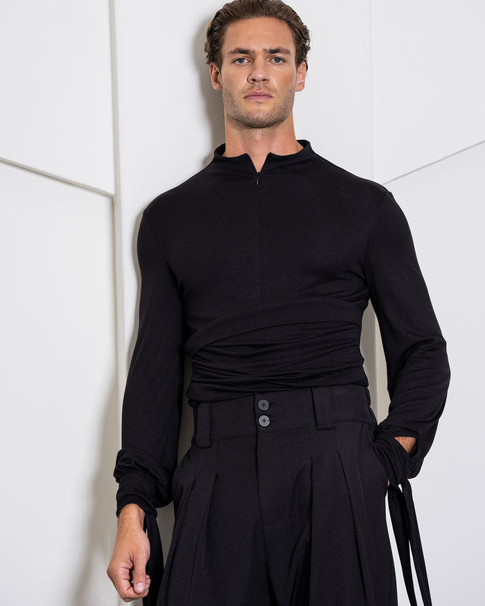 Dante Top in black, front with stand collar