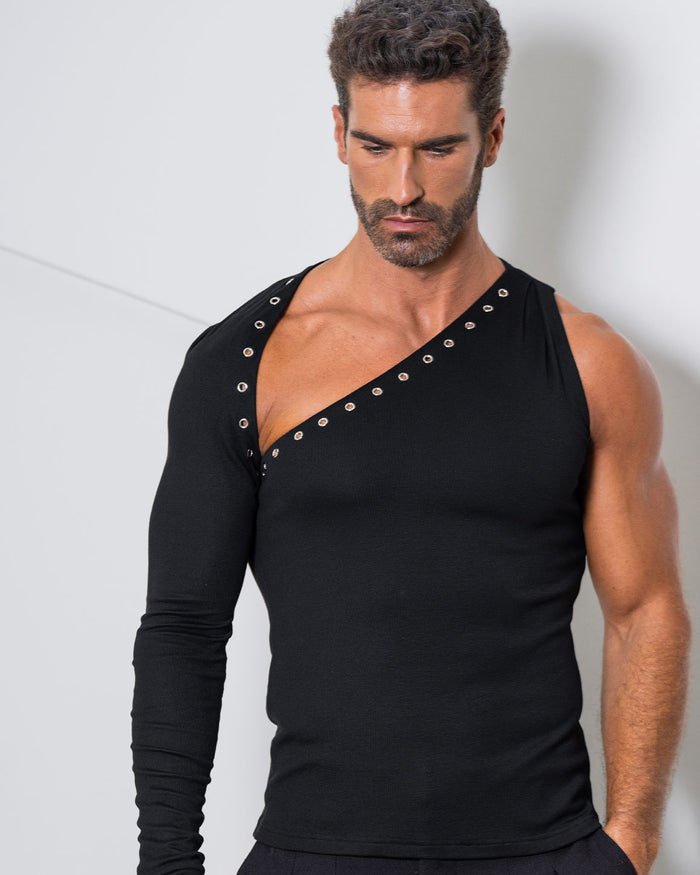 Perseus Top in black, on model