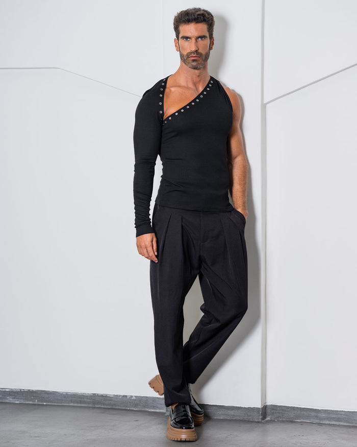 Perseus Top in black, on model