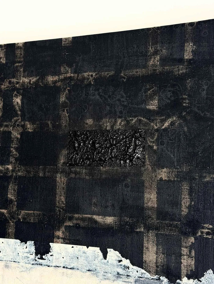Project #04 - Carbon Black / Sandstone